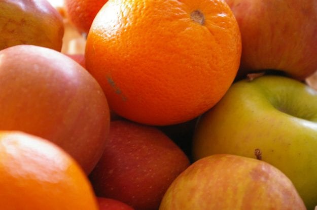 Dai rifiuti della frutta si può ottenere la bioplastica